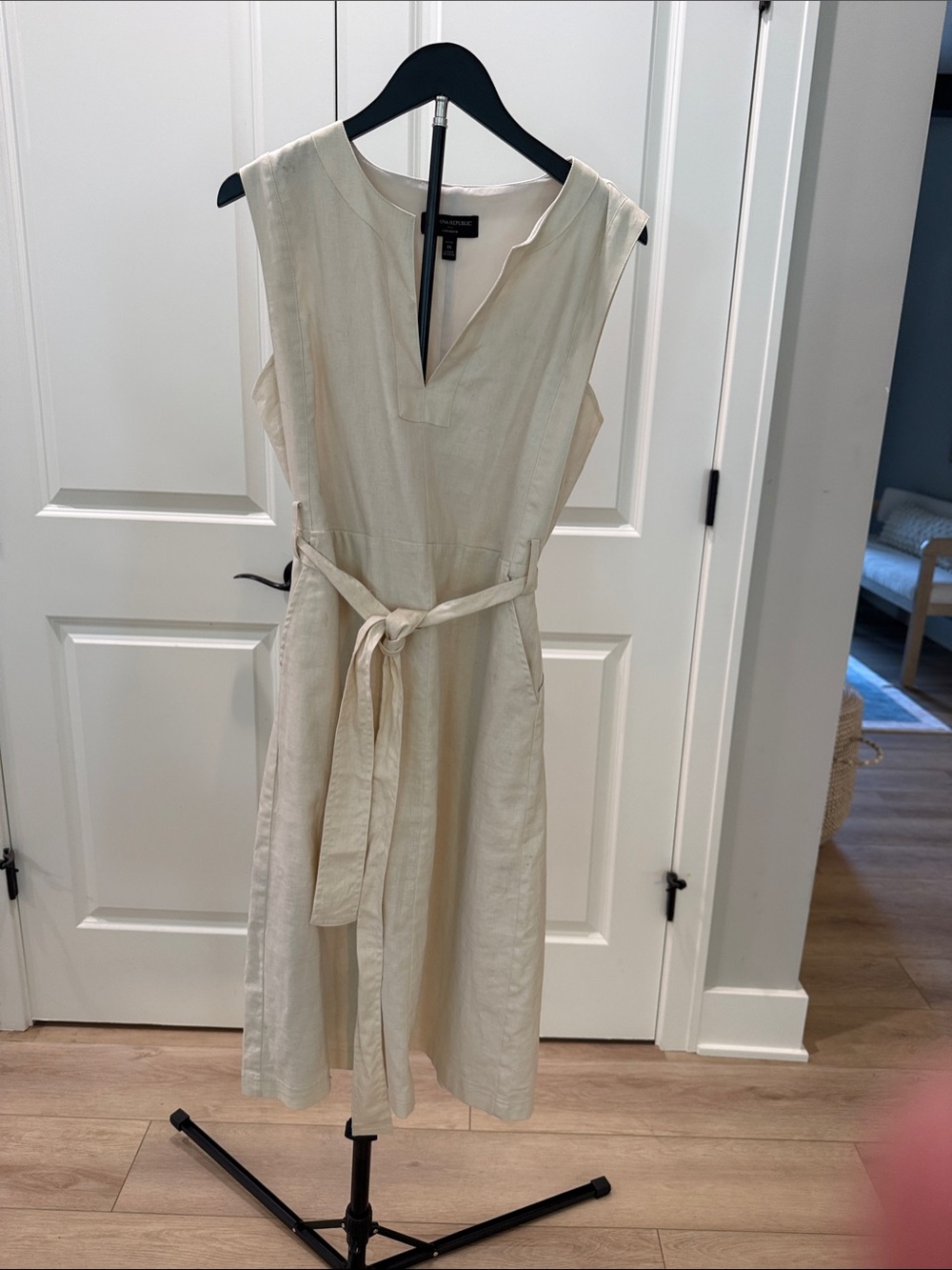 Banana Republic Cream V-Notch Sleeveless Midi Dress with Tie Waist